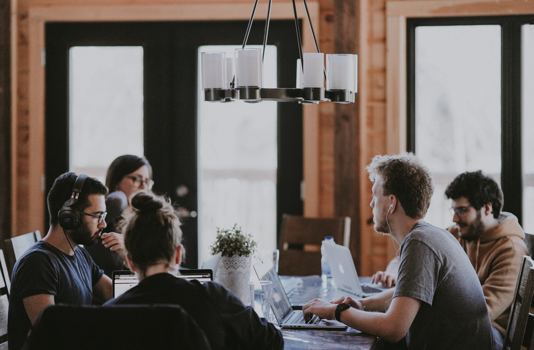 Contact MindWhiz for IT Staffing and Outsourcing - MindWhiz